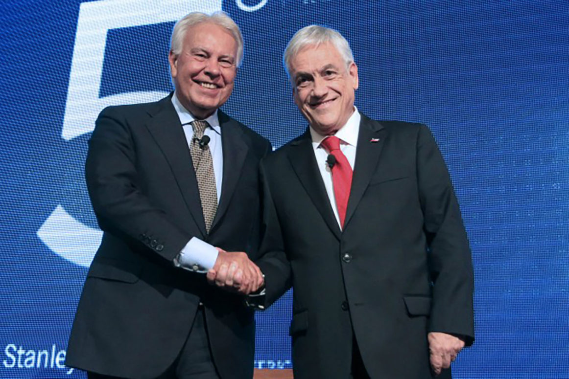 Ex mandatarios Felipe González y Sebastián Piñera debatieron sobre «Liderazgo en tiempos de crisis»