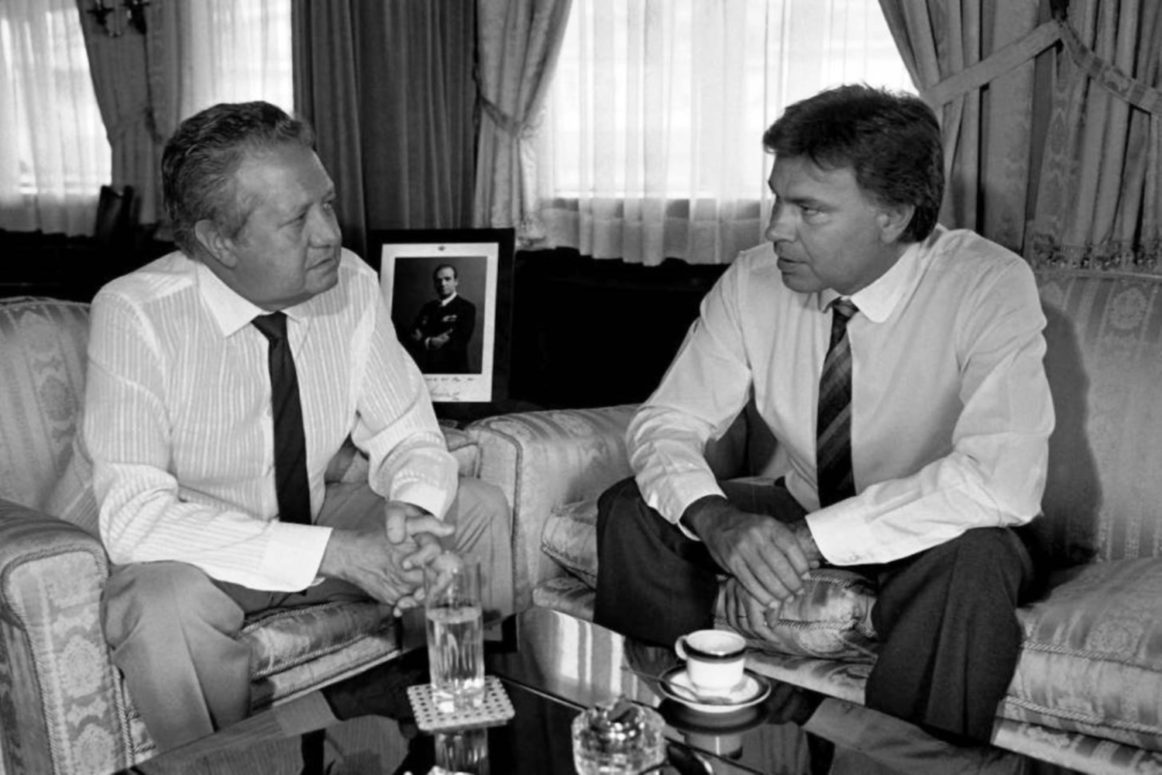 Felipe González lamenta la muerte de Mário Soares